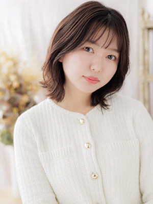 伸ばしかけ立体感ひし形くびレイヤーカット　マロンベージュ