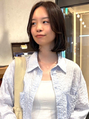 ミデイアムレイヤー 顔周りカット オリーブブラウン 30代 