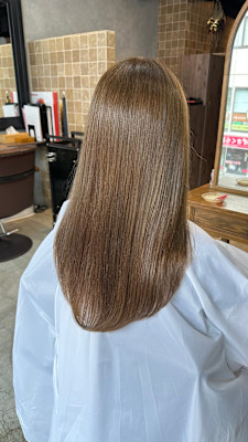 オリーブベージュ