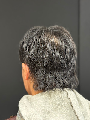 センターパートウルフ