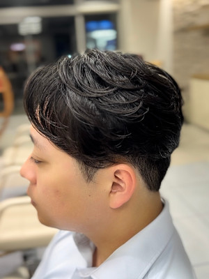 ビジネス営業向けメンズヘアニュアンスセンターパート【横浜】