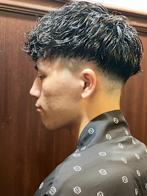 ツーブロックショート×無造作パーマ