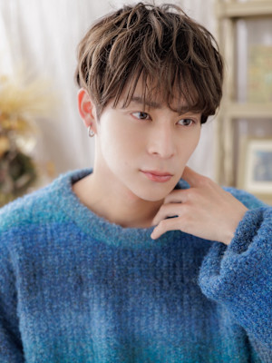 ニュアンスデザインくせ毛風フェザーショート　サーフカール