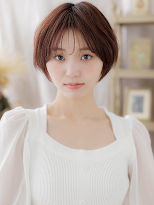 チェリーレッド前下がりミニウルフショート　フェザーショート