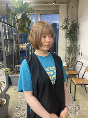 ベージュカラー