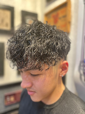 スペインカール×フェードカット