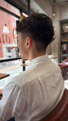 【大人の色気ヘア】かき上げフェザーパーマ