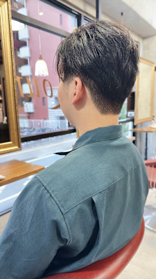 リバースショートビジネスヘア就活ツーブロックフェザーショート