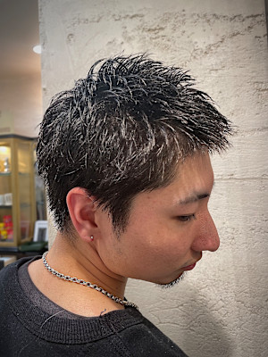 漢の短髪スタイル