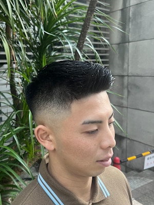 フェザーアップ×スキンフェード