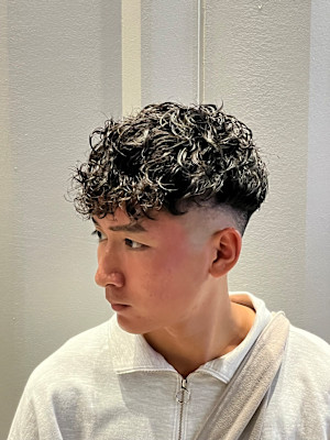 スペインカール×スキンフェード