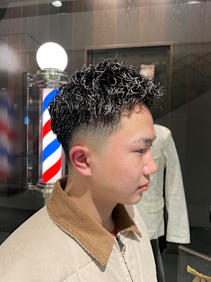 ショートパーマスタイル×フェードカット