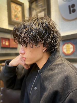 ツイストスパイラルパーマ×センターパート