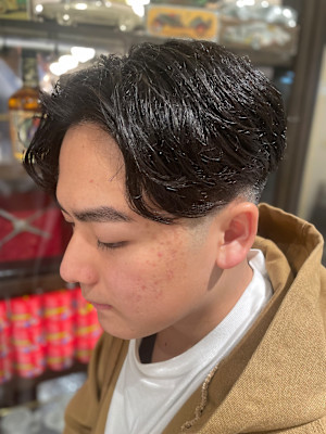 ナチュラルセンターパート×フェードスタイル