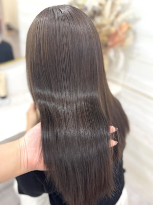 《鈴木茉奈》オリーブブラウン/艶カラー/透明感