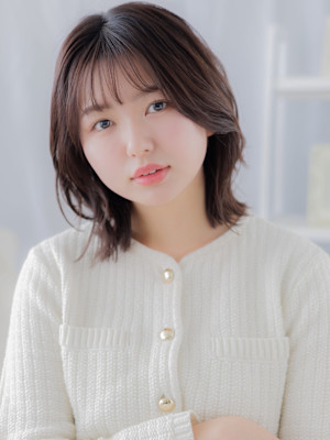 伸ばしかけ立体感ひし形くびレイヤーカット　マロンベージュ