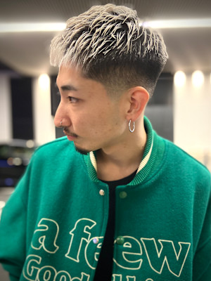 スキンフェード×ホワイトカラー　梅田　大阪　成人式　バーバー