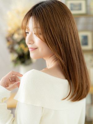 艶感ストレートうぶバングモテ髪小顔レイヤー　細めハイライト