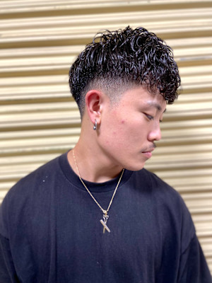 スペインカール×スキンフェード