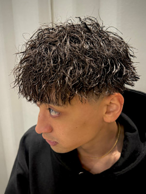 ツイストパーマ×フェード