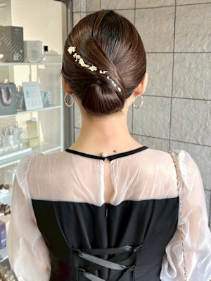 【hinari】シニヨン/結婚式ヘア/ヘアアレンジ/金箔