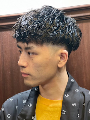 ツーブロックショート×無造作パーマ