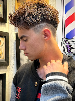 2024年春夏メンズヘアスタイル　茶髪×フェード×梅田