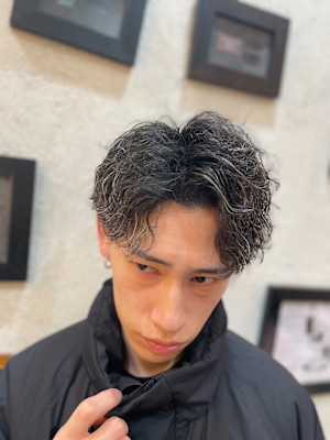 かきあげセンターパート×ツイストスパイラルパーマ