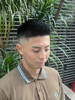 フェザーアップ×スキンフェード