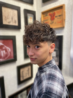 スペインカール×スキンフェード