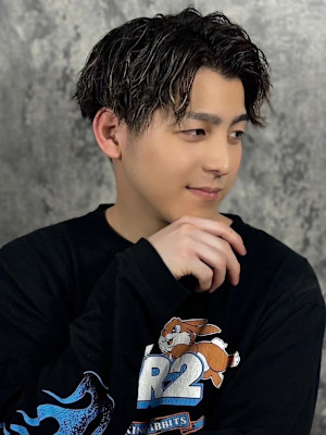 センターパートパーマスタイル