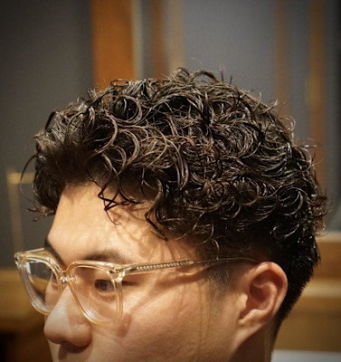 メンズパーマ　刈り上げ　カールパーマ　フェード