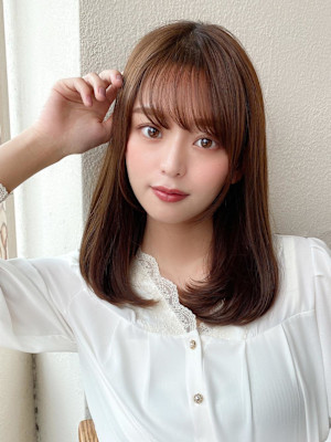 後れ毛が可愛い顔周りハイレイヤーロングチェリーブラウン 