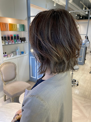 アゴ下ボブルフバレイヤージュ風ハイライトグレージュ赤羽美容室