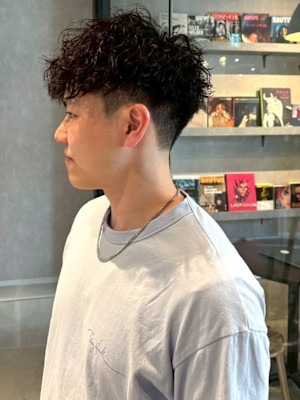 ツイストスパイラルパーマ マッシュ ツーブロック 束感