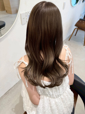 海外ガールのようなオリーブベージュカラー♪