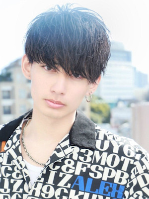 無造作前下がりマッシュ