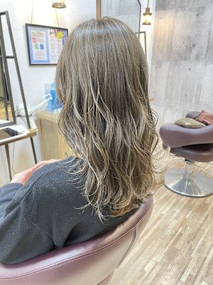 くすみベージュ