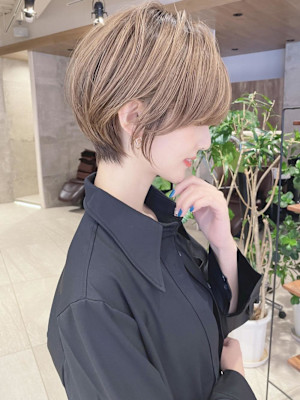 ショートボブ髪型30代40代50代前髪あり前髪無し面長丸顔