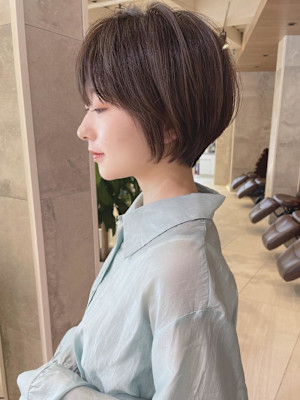 ショートボブ髪型30代40代50代前髪あり前髪無し面長丸顔