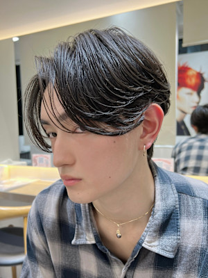 ダークアッシュ/センターパート/ニュアンスパーマダウンパーマ