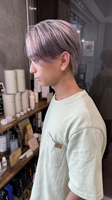 透明感あるシルバーカラー