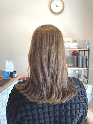 ベージュカラー