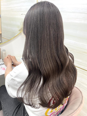 《高橋亜美》グレージュ/ブリーチカラー/大宮