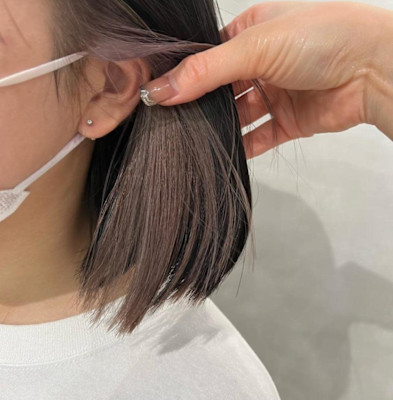 イヤリングカラー×ベージュ