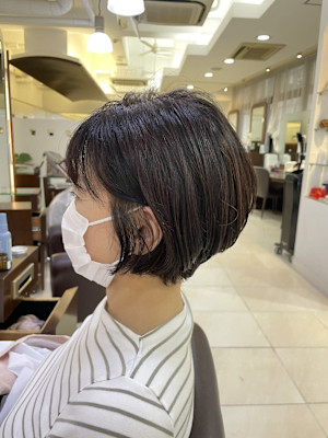 くびれ丸みショートボブ