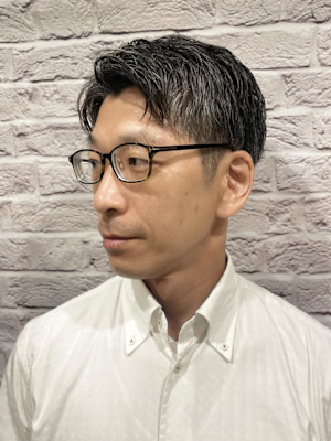 清潔感のあるツーブロックナチュラルショート