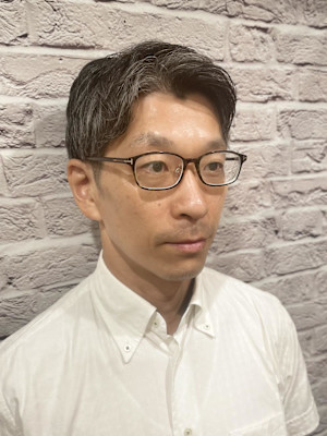 清潔感のあるツーブロックナチュラルショート