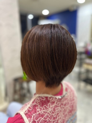 王道ナチュラルショートボブ／ツヤ感ブラウンで好印象ヘア