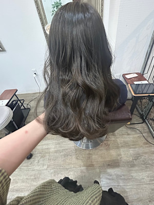 オリーブグレージュ